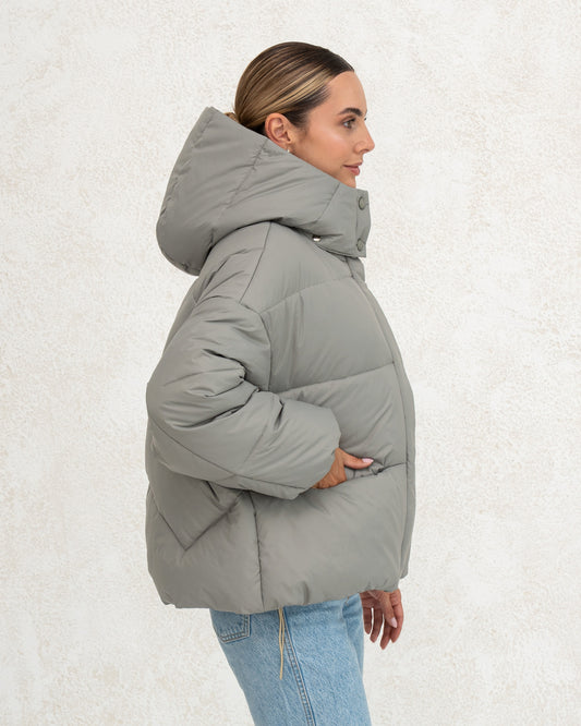 Жіноча зимова куртка з синтетичним пухом 0470 оливкового кольору